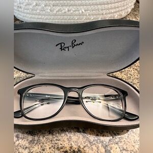 Like new. Gorgeous Ray-Ban glasses 5356 Shiny black 52-19-145.